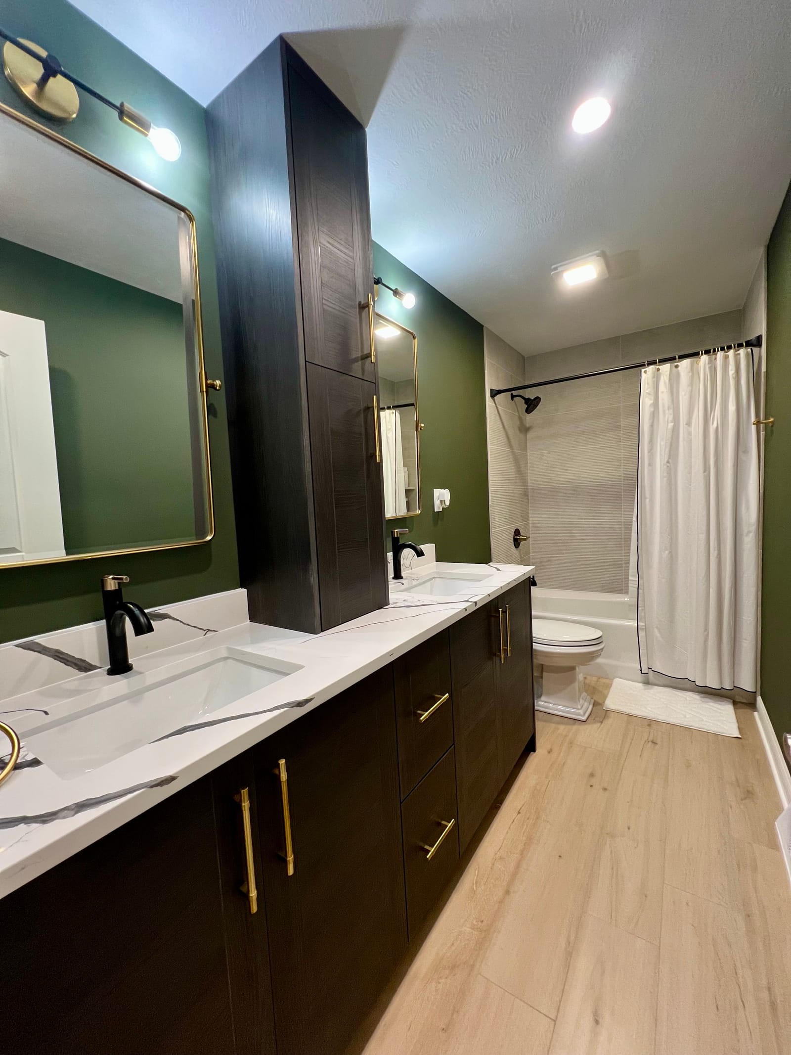 Green & gold master bath